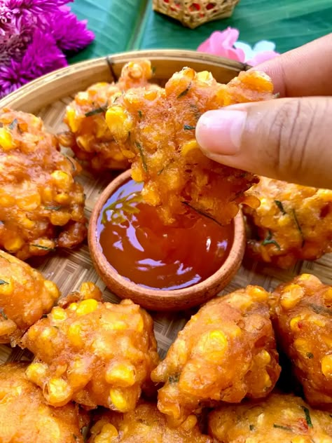 Thai Sweetcorn Fritters, Gluten Free Canapes Appetizer Ideas, Thai Finger Food, Thai Party Food, Gluten Free Thai Recipes, Thai Corn Fritters Recipe, Gluten Free Corn Fritters, Corn Fritters Easy, Thai Corn Fritters