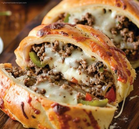 Philly Cheesesteak Stromboli | Savory And Delicious - My Home Made Recipe Cheesesteak Stromboli Recipe, Cheesesteak Stromboli, Stromboli Recipe Easy, Homemade Stromboli, Stromboli Recipe, Green Bell Pepper, Beef Casserole Recipes, Philly Cheesesteak, Philly Cheese Steak