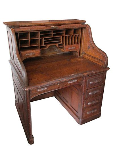 Small Oak Roll Top Desk - Wooden Nickel Antiques Antique Desk Wood, Antique Small Desks, Antique Wooden Desk, Corner Desk With Hutch, Diy Desks, Antique Oak Roll Top Desk, Old School Desks, Roll Top Desk, Study Room Design