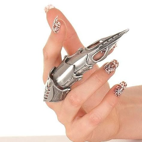 Anatomical Jewelry, Nail Armor, Armor Ring, Claw Ring, Tattoo Henna, Popular Jewelry, Jewelry Outfit, Hand Jewelry, Fantasy Jewelry