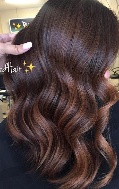 Chocolate Cake Brunette Hair, Chocolate Auburn Hair Balayage, Chocolate Hair Colour With Highlights, Fall Hair Color For Brunettes Straight, Cute Hair Dye For Brown Hair, Best Hair For Green Eyes, Chocolate Brown Ombre Hair, Medium Brown Hair With Balayage, Chocolate Cake Hair Color