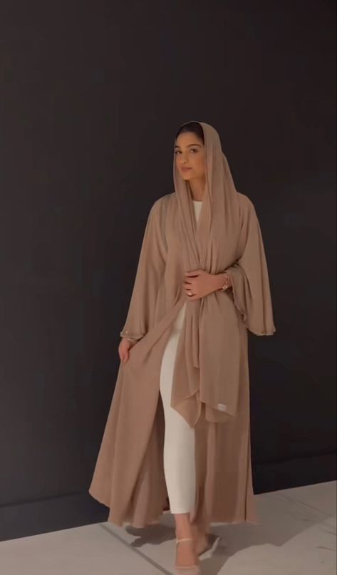 Half Hijab Style, Half Hijab, Abaya Sewing Pattern, Pa Outfits, Halal Clothes, Modest Clothing Muslim, Half Shawl, Abaya Aesthetic, Billionaire Homes