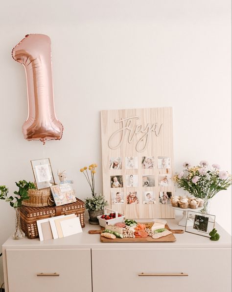 First Birthday Small Party, First Birthday Fireplace Decor, 1st Birthday Photo Display Ideas, First Birthday Table, First Birthday Menu Ideas, Diy First Birthday Backdrop, First Birthday Monthly Picture Display, First Birthday Set Up, First Birthday Ideas Activities