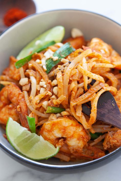 Pad Thai - The BEST Pad Thai Recipe - Rasa Malaysia Pad Thai Sauce Recipe, Thai Sauce Recipe, Spicy Pad Thai, Best Pad Thai Recipe, Best Pad Thai, Rice Sticks, Thai Pad, Rice Noodle Recipes, Pad Thai Sauce