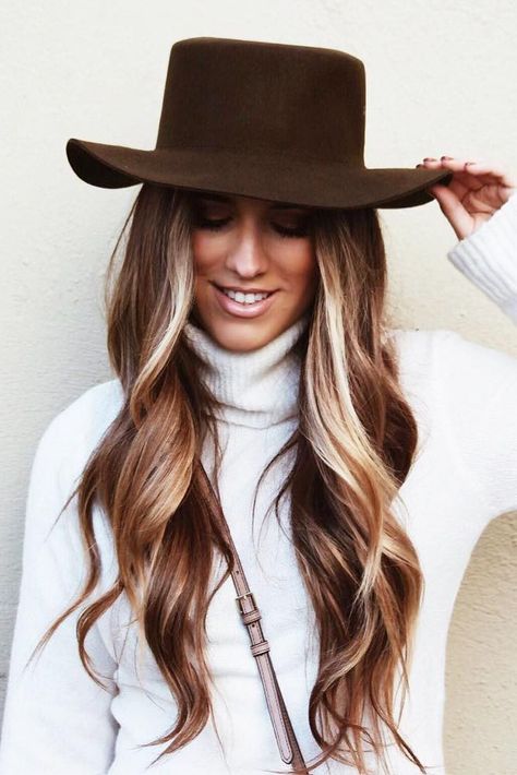 The nicest winter hairstyles to show off during the Holiday season and at a Christmas party. Brown Hairstyles, Fall Hair Cuts, Hairstyles For, Ombré Hair, Winter Hair Color, Ombre Hair Color, Fall Hair Color, Winter Hairstyles, Hair Envy