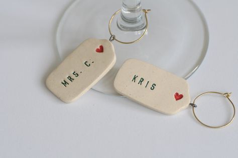 Gift Tags Ceramic Personalized Wine Glass Charms Pottery Souvenir Ideas, Pottery Wedding Favors, Clay Wedding Souvenirs, Air Dry Clay Name Tag, Ceramics Mother’s Day Gift, Wine Glass Tags, Heart Gift Tags, Wine Bottle Tags, Clay Keychain