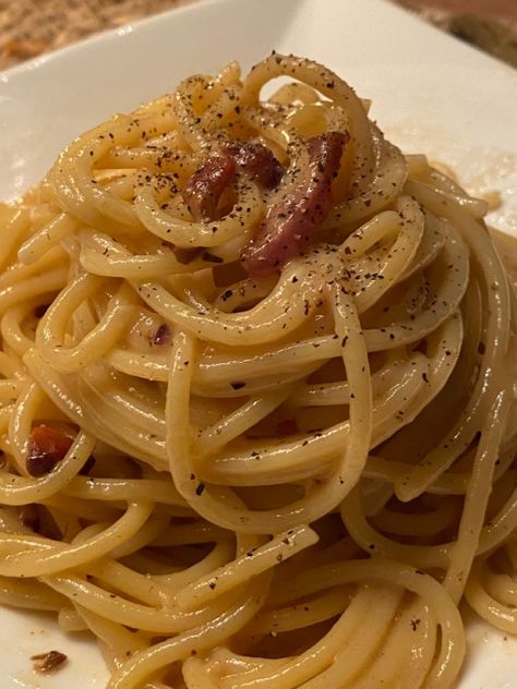 Carbonara Aesthetic, The Maddest Obsession, Maddest Obsession, Piano Cakes, Pasta Carbonara, Carbonara Pasta, Pasta Lover, Aesthetic Life, Food Dinner