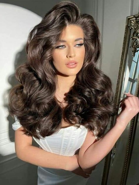 Hollywood Curls Brunette, Big Glam Waves, Wedding Hairstyles For Long Hair Volume, Volume Hollywood Waves, Big Voluminous Curls Wedding, Volume Hairstyles For Long Hair, Long Volume Hair, Big Curled Hair, Wavy Voluminous Hair