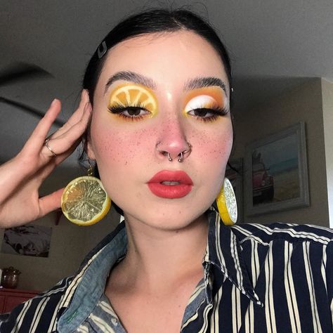 Orange Fruit Makeup Looks, Orange Fruit Makeup, Fruit Makeup Looks, Lemon Makeup, Fruit Makeup, Latin Makeup, Lemon Eyes, Lemon Earrings, Orange Makeup