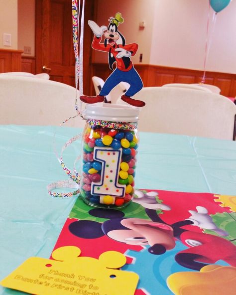 Mickey Mouse Club House Centerpiece Ideas, Mickey Mouse Clubhouse Centerpieces Diy, Friends Table, Mickey Mouse Club House, Mickey Mouse Birthday Theme, Mickey Mouse Centerpiece, Mickey Mouse Crafts, Mickey Mouse Birthday Decorations, Mickey 1st Birthdays