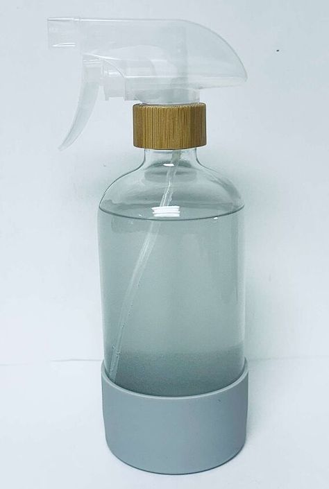 Make the best glass cleaner at home with just a few easy supplies. Here is how to make it! Are you looking for a way to make more homemade cleaners?If you or someone in your family is sensitive to certain chemicals or you’re just looking for more natural solutions to use around the house, there are lots of easy options to make your own. Cost is another reason that many individuals like to make their own cleaning products.If you’re looking to save money on cleaning supplies, homemad… How To Clean Glass Windows, Homemade Windex Glass Cleaner, Glass Cleaner Recipe, Diy Glass Cleaner, Best Glass Cleaner, Window Cleaner Homemade, Glass Cleaning Solution, Homemade Cleaners, Cleaners Homemade