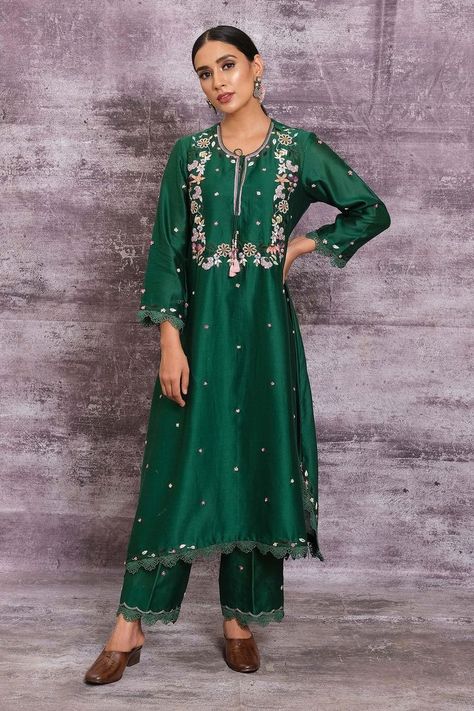 Buy #Emarald #green #floral #embroidered #kurta in French knots. Paired with embroidered #palazzo by #NitiBothra at #AzaFashions Shop online now at #Azafashions.com Call +91 8291990059 or email contactus@azafashions.com for enquiries. #wedding #festive #ethnic #tradional #shopping #shoponline #party #reception #bride Kurta And Palazzo, Silk Kurta Set, Embroidery On Kurtis, Kurti Embroidery Design, Palazzo Set, Silk Kurta, French Knots, French Knot, Indian Fashion Designers