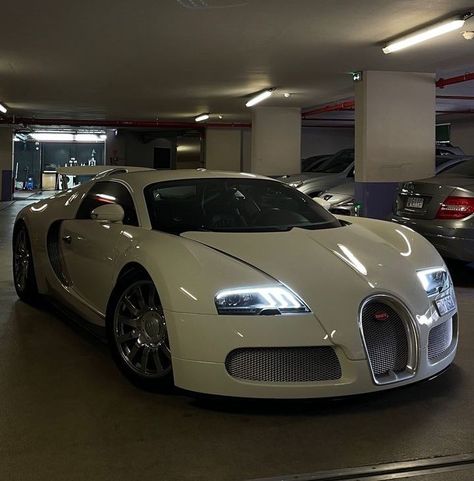 Bugatti Chiron Sport, Aesthetic Car Accessories, Tmax Yamaha, Tokyo Drift Cars, Hd Photography, Car Max, Tokyo Drift, Rolls Royce Wraith, Pimped Out Cars