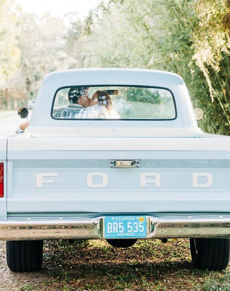 The Newest (but Oldest) Trend in Wedding Photography? Taking Engagement Photos in a Car #purewow #planning #ideas #inspiration #pictures Classic Truck Engagement Photos, Old Truck Engagement Pictures, Engagement Photos With Old Truck, Couple Engagement Shoot, Wedding Pics With Old Trucks, Vintage Truck Wedding, Vintage Truck Wedding Photos, Wedding Pictures With Old Cars, Wedding Photos With Vintage Cars