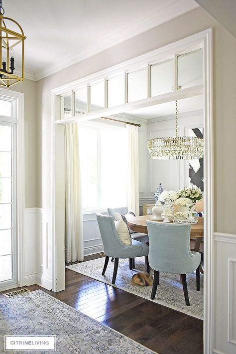 Dining Room Placement, Small Formal Dining Room, Narrow Dining Room, Coastal Foyer, Simple Room Decoration, Cottage Lounge, Apartemen Studio, Dining Room Decorating, Summer Living Room