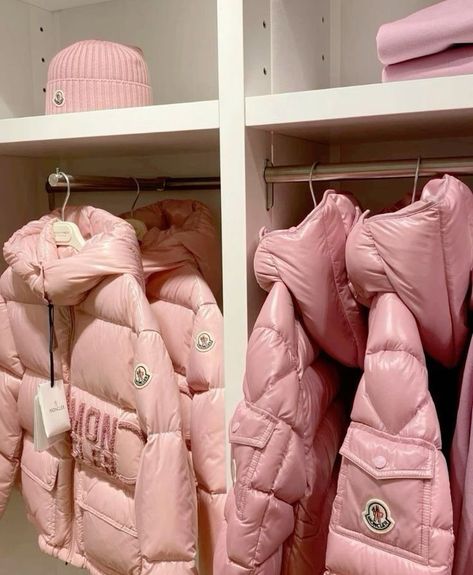 Clothe Board, Ren Core, Jackets Aesthetic, Aesthetic Jacket, Pink Lifestyle, Mode Zara, Pink Life, Moncler Jacket, Cozy Season