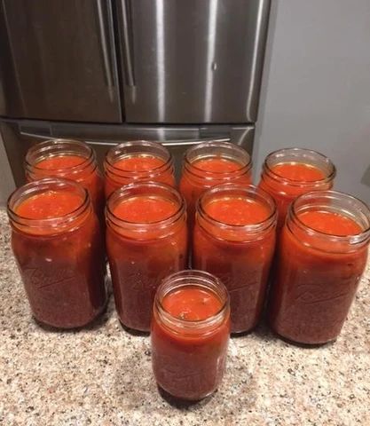 Canned Pasta Sauce Homemade, Homemade Spaghetti Sauce For Freezing, Homemade Spaghetti Sauce Recipe Canning, Best Canned Spaghetti Sauce Recipe, Bottled Spaghetti Sauce Recipe, Canning Pasta Sauce With Fresh Tomatoes, Homemade Spaghetti Sauce For Canning, Canning Spaghetti Sauce Recipes, Spaghetti Sauce For Canning