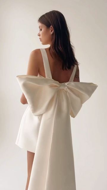 Plain Wedding Dress, Wedding Gown Inspiration, Wedding Dress Gallery, Mini Wedding Dresses, Autumn Bride, Bow Tie Dress, Dream Wedding Ideas Dresses, Bow Tie Wedding, February 1