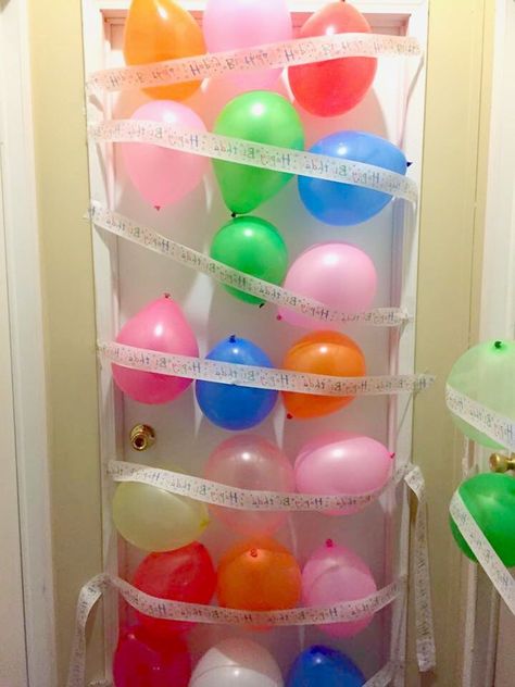 Best birthday prank! Close their door and cover it with balloons on their birthday Birthday Morning Ideas, Best April Fools Pranks, Birthday Surprise Kids, Balloon Door, Birthday Pranks, Birthday Surprise For Husband, Crazy Birthday, Morning Ideas, Pranks For Kids