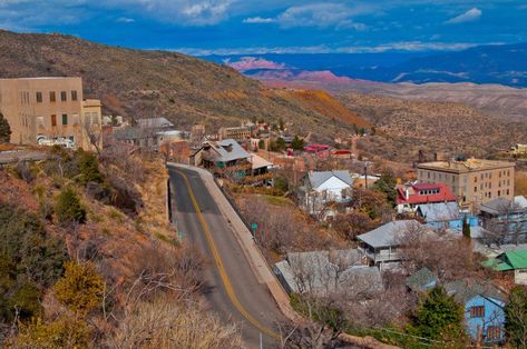 Jerome, Arizona Is A Must-See Ghost Town Arizona Ghost Towns, Jerome Az, Jerome Arizona, Old Western Towns, Arizona History, Haunted Hotels, Abandoned Town, Creepy Ghost, Haunted History