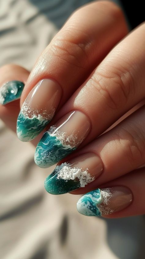 Nails Ocean Design, Aquatic Nail Designs, Waves Nails Design, Aquatic Nail Art, Summer Nails Designs 2024, Sea Shell Nail Designs, Ocean Nails Designs, Summer Athstetic, Wave Nails Design