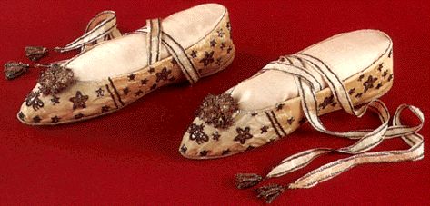 Regency Shoes, Chateau De Malmaison, Empress Josephine, American Duchess, Historical Shoes, Regency Era Fashion, Regency Fashion, Regency Era, Historical Dresses