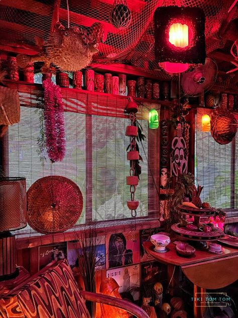 Tiki lounge Tiki Bedroom, Tiki Aesthetic, Tiki Room Decor, Trippy House Decor, Trippy Rooms Aesthetic, Trippy Rooms Bedrooms, Trippy House, Enchanted Tiki Room Decor, Dope Rooms