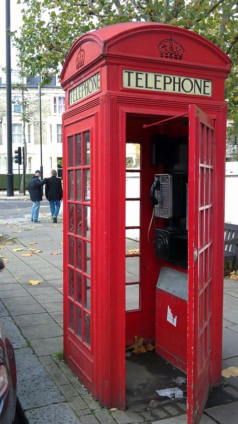 London Phone Booth Aesthetic, British Phone Booth, London Telephone Booth, London Phone Booth, Red Telephone Box, Red Telephone, Door Wallpaper, Telephone Box, Telephone Booth