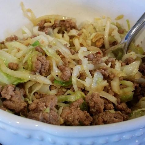 We're nearly done with this week! Hoping everyone had a successful weigh-in! Stay on track with this super easy Classic Crack Slaw recipe by Janeva! CLASSIC CRACK SLAW By Janeva Eickhoff Ingredients:... Ideal Protein Alternatives, Ideal Protein Diet, South Beach Diet Recipes, Ideal Protein Recipes, Hcg Recipes, Slaw Recipe, Protein Dinner, Ideal Protein, Slaw Recipes