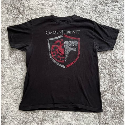 Game Of Thrones Men Graphic T-Shirt Black Targaryen Stark Split Crest Shirt L Black Targaryen, Targaryen Stark, Game Of Thrones Style, Game Of Thrones Men, Men's Graphic T Shirt, Neck Pattern, Game Of Thrones, Graphic T Shirt, Split