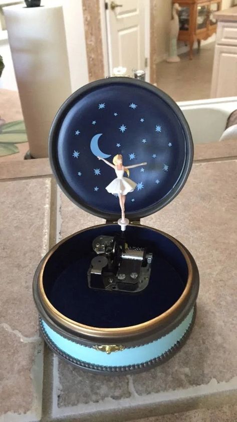 Disney Music Box, Ballerina Box, Box Aesthetic, Ballet Music, Music Box Ballerina, Music Box Vintage, Musical Box, Cute Bedroom Decor, Music Boxes