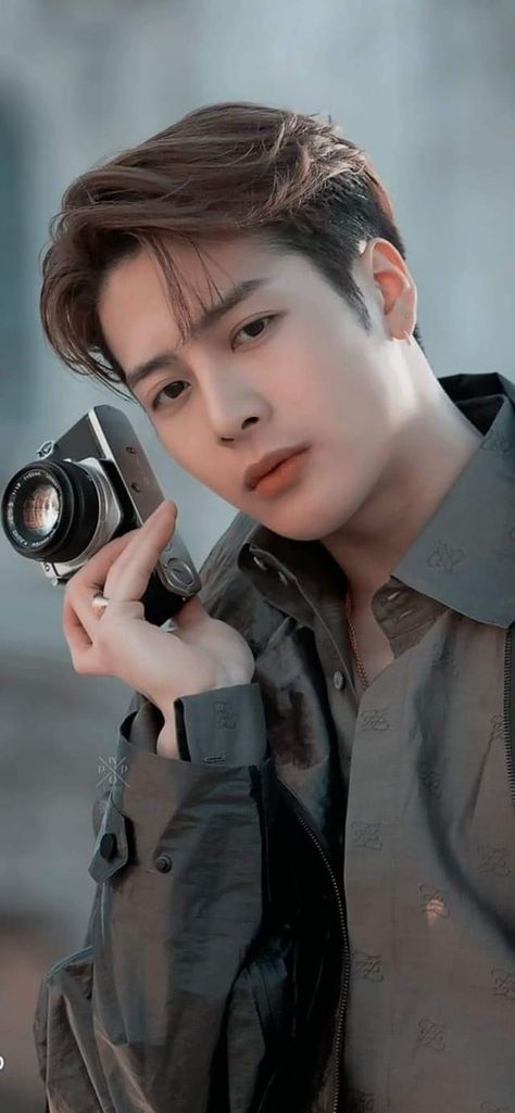 Jackson Wang Wallpaper, Jackson And Bambam, Got7 Jackson, Take A Photo, Jackson Wang, Cute Actors, Asian Actors, Asian Men, Korean Singer