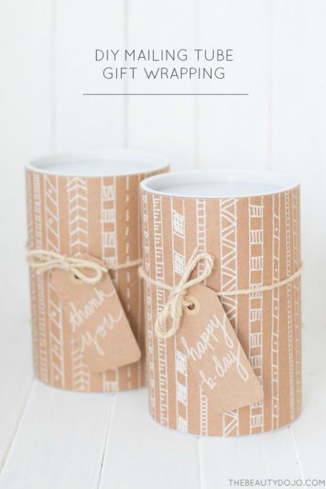 DIY Mailing Tube Gift Wrapping – Indie Crafts Wrap Presents, Indie Craft, Perfect Gift Wrapping, Christmas Easy, Mail Gifts, How To Wrap, Paper Bouquet, Wrap Ideas, Gift Wrapping Bows