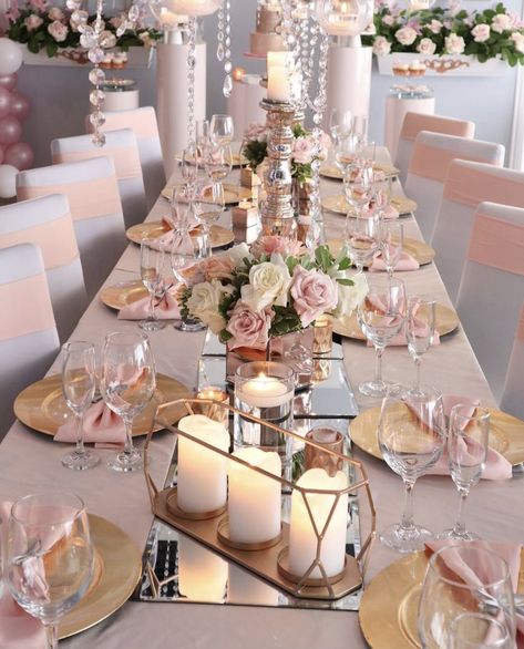 Pink Table Settings, Gold Table Setting, Dinner Party Table Settings, Fest Temaer, Birthday Dinner Party, Pink And Gold Wedding, Elegant Dinner Party, Lights Wedding, Dinner Party Table