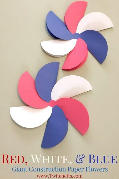 Patriotic Crafts For Kids, Construction Paper Flowers, Flower Crafts Kids, Patriotic Flowers, Construction Paper Crafts, Easy Paper Flowers, Blue Crafts, Construction Crafts, Patriotic Crafts