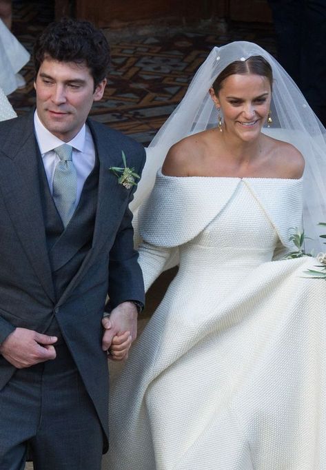 Luxury Broderie Anglaise Wedding Dresses, Charlotte Wellesley Wedding Dress, Elegant Victorian Wedding Dress With Broderie Anglaise, Charlotte Wellesley, Queen Elizabeth Wedding Bouquet, Lady Charlotte Wellesley Wedding, Lady Charlotte Wellesley Wedding Dress, Lady Charlotte Wellesley, Lady Kitty Spencer Wedding