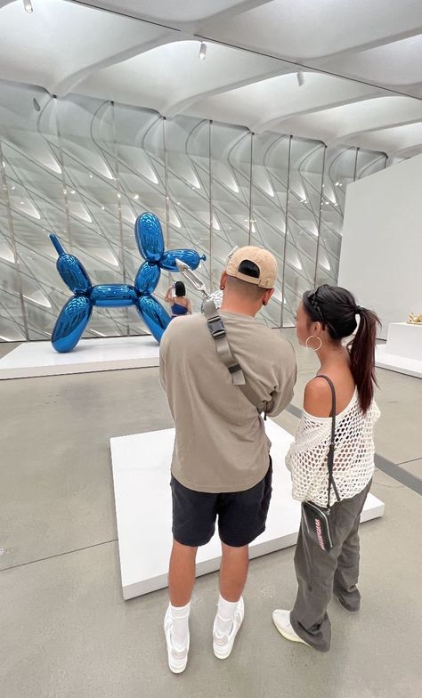 jeff koons • jeff koons balloon dog • couple picture inspo • museum • museum outfit • museum aesthetic • couple picture • couple picture inspo • museum fit • museum date outfit • murakami • Takashi Murakami flower • couple goal • matching • matching outfits • neutral matching outfits • museum date • instagram picture inspo • instagram • instragram pose ideas Balloon Museum Outfit, Couple Goal Matching, Museum Aesthetic Couple, Koons Jeff, Jeff Koons Balloon Dog, Koons Balloon Dog, Museum Date Outfit, Picture Inspo Instagram, Couples Streetwear