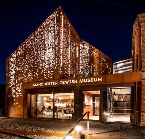 corten steel Apartment Rooftop, Moorish Architecture, Vancouver Art Gallery, Jewish Museum, Weathering Steel, Museum Architecture, Corten Steel, Exhibition Space, Family House