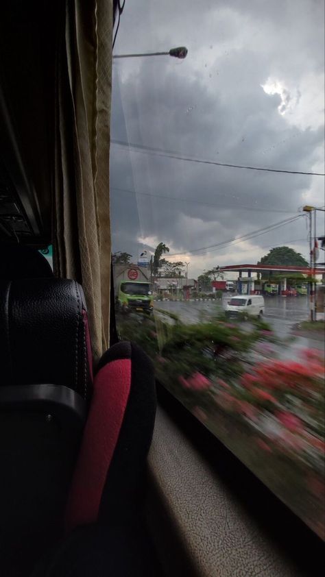 Bus Prank Photo, Fake Bus Picture, Fake Bus Snap, Bus Prank Picture, Byaheng Bus Prank, Pap Di Bus, Pap Bus, Bus Photo Aesthetic, Bus Window View