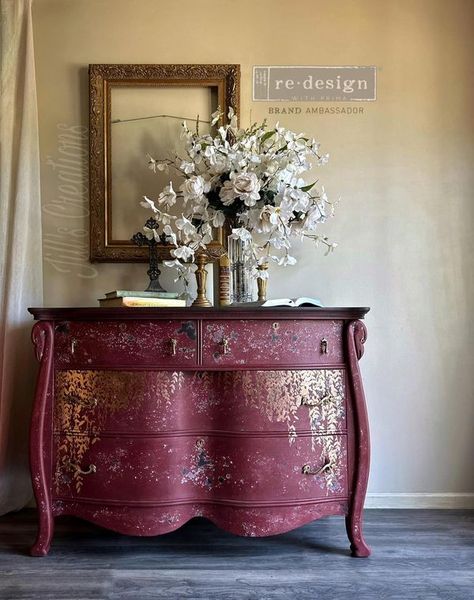 𝙹𝙸𝙻𝙻’𝚂 𝙲𝚁𝙴𝙰𝚃𝙸𝙾𝙽𝚂 Foil Decor, Decoupage Jars, Gold Foil Design, Redesign With Prima, Rub On Transfers, Diy Furniture Renovation, Furniture Renovation, Classic Decor, Rose Gold Foil