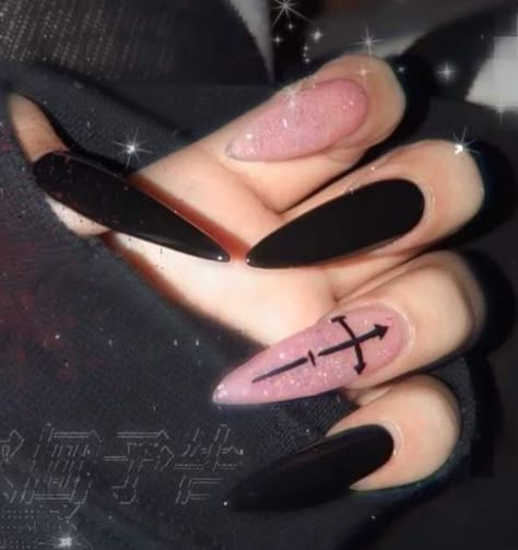 Punk Goth Nails, Acrylic Nail Designs Emo, Black Grunge Nails, Pink And Black Nails Acrylic, Black Emo Nails, Pink Goth Nails, Goth Nail Ideas, Nail Art Goth, Nail Ideas Black