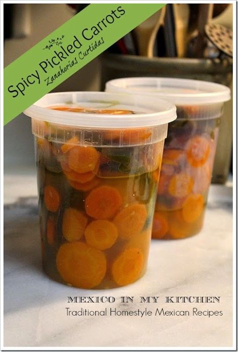 Spicy Pickled Carrots | Mexican Recipes Mexican Pickled Carrots, Spicy Pickled Carrots, Pickled Sweet Peppers, Pickled Carrots Recipe, Pickled Vegetables Recipe, Pickled Foods, Spicy Carrots, Fruit Trays, Mexican Recipe