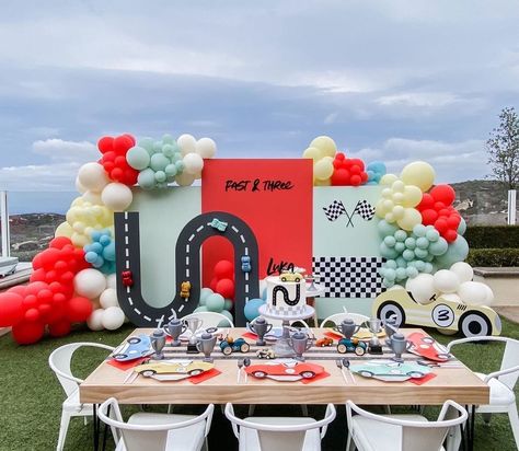 Race Car Bounce House, Two Fast Backdrop Ideas, Fast One Birthday Backdrop, Hot Wheels Backdrop, Car Party Backdrop, Car Birthday Backdrop, Race Car Backdrop, Hotwheels Birthday Party, 2nd Birthday Boys