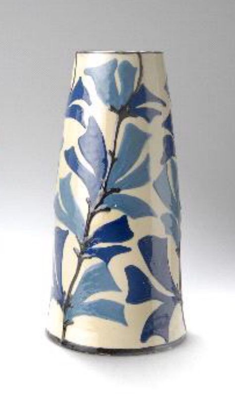 Max Laeuger vase Underglaze Ceramics, Ceramic Vases Design, Glass Bottles Art, Pottery Painting Designs, Vase Ceramic, Drawing Simple, Slab Pottery, Ceramic Techniques, Clay Vase