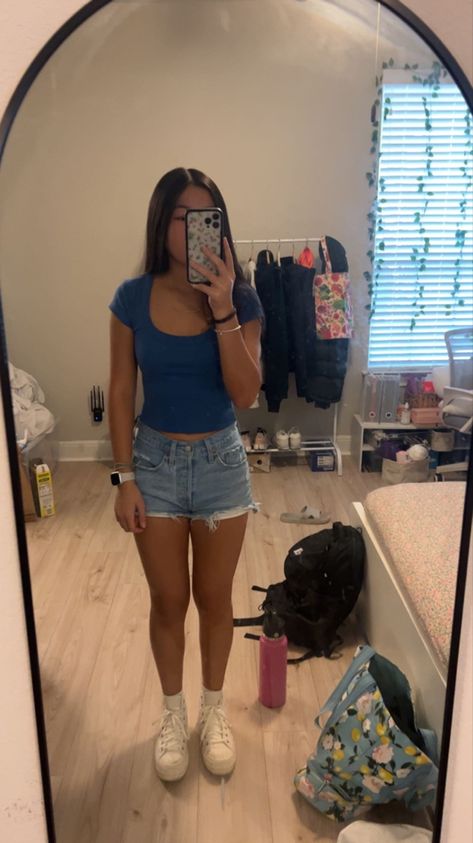 Cute Outfits September, Summer Fit School, High School Outfits Shorts, Outfit Ideas No Jeans, Summer First Day Of School Outfits, Outfit Ideas Shorts School, Outfit Inspo Jean Shorts, Short Sleeve Outfits For School, Outfit Ideas With Jean Shorts