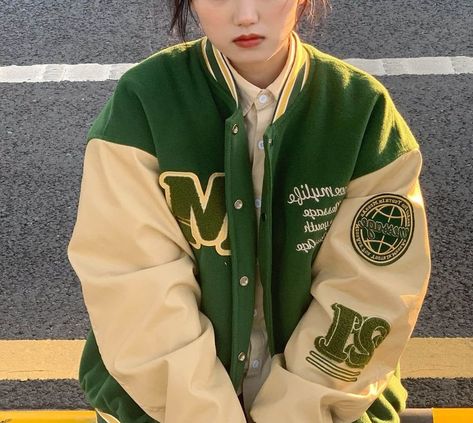 Aesthetic Varsity Jacket, Varsity Jacket Aesthetic, Letterman Jacket Outfit, Varsity Jacket Embroidery, Green Varsity Jacket, Jacket Aesthetic, Senior Jackets, Varsity Jacket Outfit, Vintage Varsity Jacket