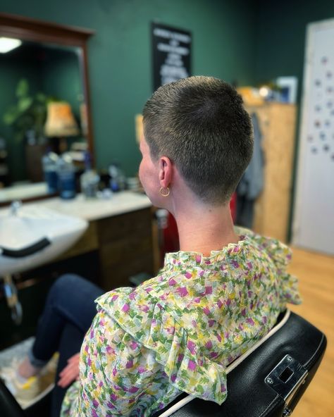 Myrthe waited a little longer for her fresh buzzcut, so we made it extra special! ✂️ Started with a number 6 on top and went shorter on the sides for that crisp, clean look. Swipe through to see how a fresh cut can totally transform your vibe! 💇‍♀️✨ #PixieCut #Buzzcut #WomensShortHair #PixieBuzz #ShortHairLove #ChicBuzzcut #TrendyPixie #EdgyShortHair #BuzzcutStyle #PixieChic #ModernPixie #BoldBuzzcut #PixieHair #BuzzcutFashion #ElegantShortHair #StylishPixieCut #BoldShortHair #PixieTransforma... Buzz Cut Styles, Elegant Short Hair, Short Hair Back, Clean Look, Edgy Short Hair, Number 6, Buzz Cut, We Made It, Fresh Cut