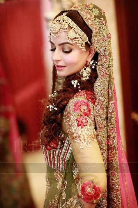 Mathapatti Designs, South Asian Women, Pakistan Bride, Fashion Knowledge, Muslim Brides, Mehndi Dress, Bridal Fashion Jewelry, Pakistani Bridal Dresses, Pakistani Wedding Dresses