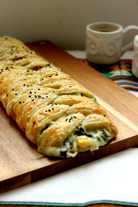 Spinach Artichoke Puff Pastry, Artichoke Puff Pastry, Puff Pastry Braid, Pastry Braid, Spinach Puff Pastry, Spinach Puff, Top Chicken Recipes, Puff Pastry Recipes, Thanksgiving Appetizers