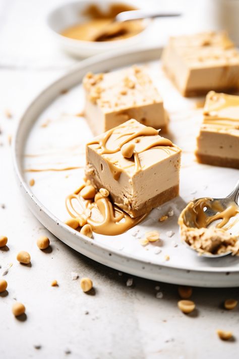 Easy and Delicious Keto Peanut Butter Fudge with Cream Cheese Recipe Keto Cream Cheese Fudge, Keto Peanut Butter Fudge, Cheese Fudge, Microwave Peanut Butter Fudge, Peanut Butter Cream Cheese, Cream Cheese Recipe, Peanut Butter Cream, Keto Fudge, Keto Peanut Butter